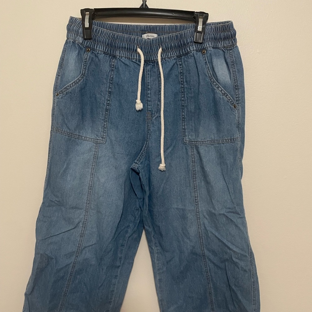 Maurice’s Wide Crop Capris: Size 14